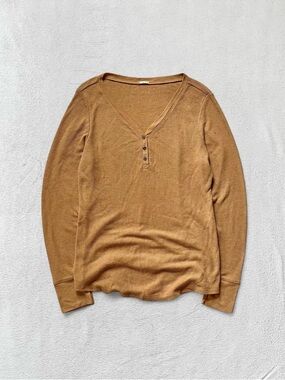 No Boundaries Yellow-Orange Waffle Knit Long-Sleeve Henley Top, Women’s Medium